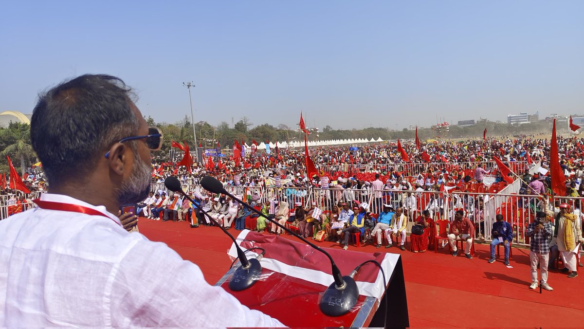 भाकपा-माले के आह्वान पर न्यायपूर्ण नए बिहार के लिए जनांदोलनों का साझा ऐलान 'बदलो बिहार महाजुटान' आज पटना के गांधी मैदान में। 

#BadaloSarkarBadaloBihar