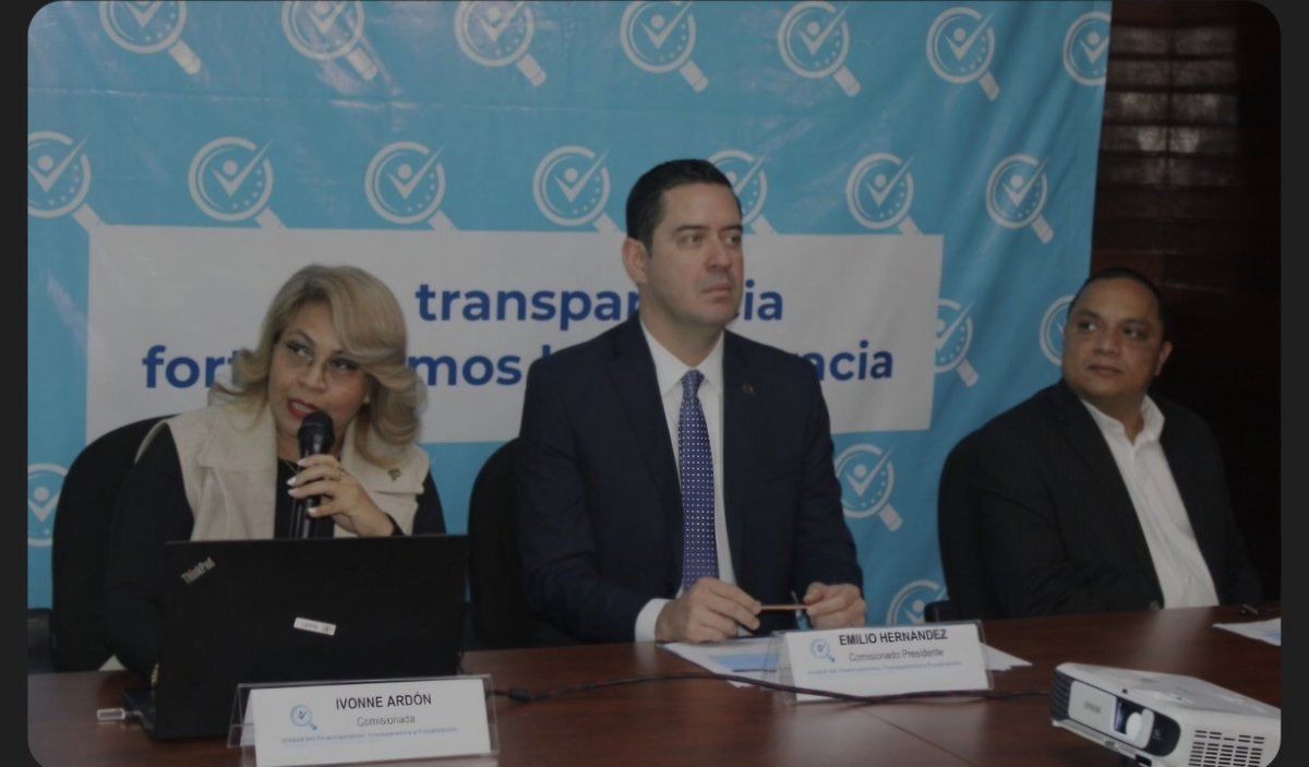 Rotación en la presidencia de la #UFTF 
Este 2 de marzo del 2025 asume la Presidencia el comisionado, abogado Julio Vladimir Mendoza, el comisionado Emilio Hércules pasa a ser Secretario de Pleno y la Comisionada Ivonne Ardón Vocal

Con Transparencia Fortalecemos la Democracia