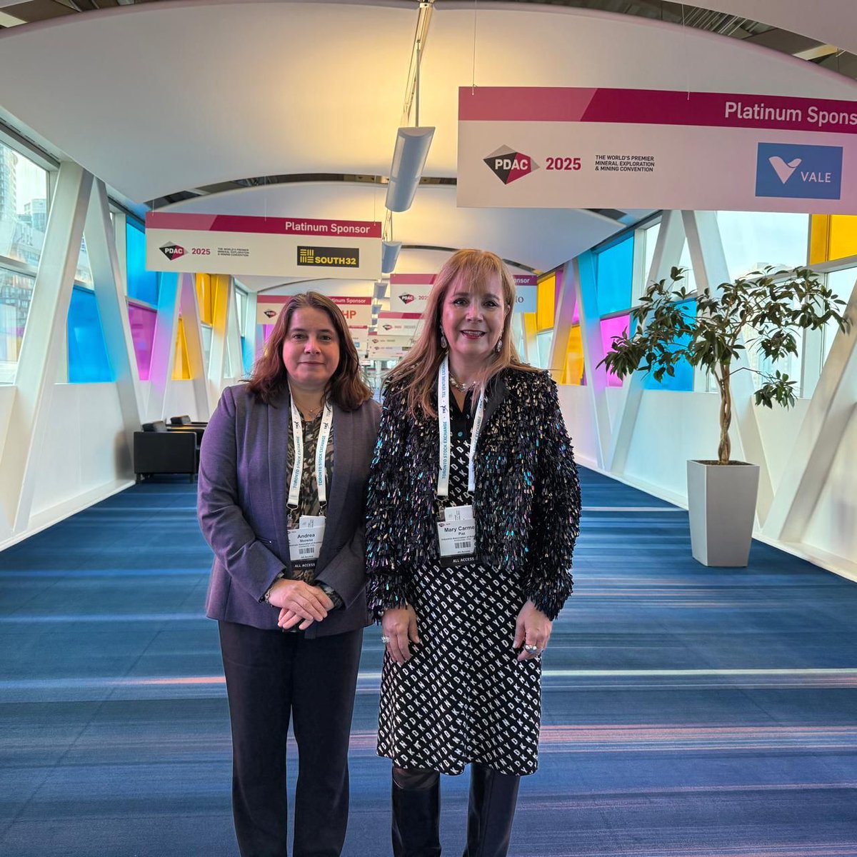 #PDAC2025
We're here at the inauguration of <a href="/the_PDAC/">The Official PDAC</a> #Canada. We will be promoting #EXPONOR2026 opportunities here, and the potential of our suppliers. In November 2024, 🇨🇦 exported C$ 60.5 million and imported C$ 59.5 million. #Minería #Antofagasta <a href="/MinMineria_cl/">Ministerio de Minería de Chile</a> <a href="/ProChile/">ProChile</a>