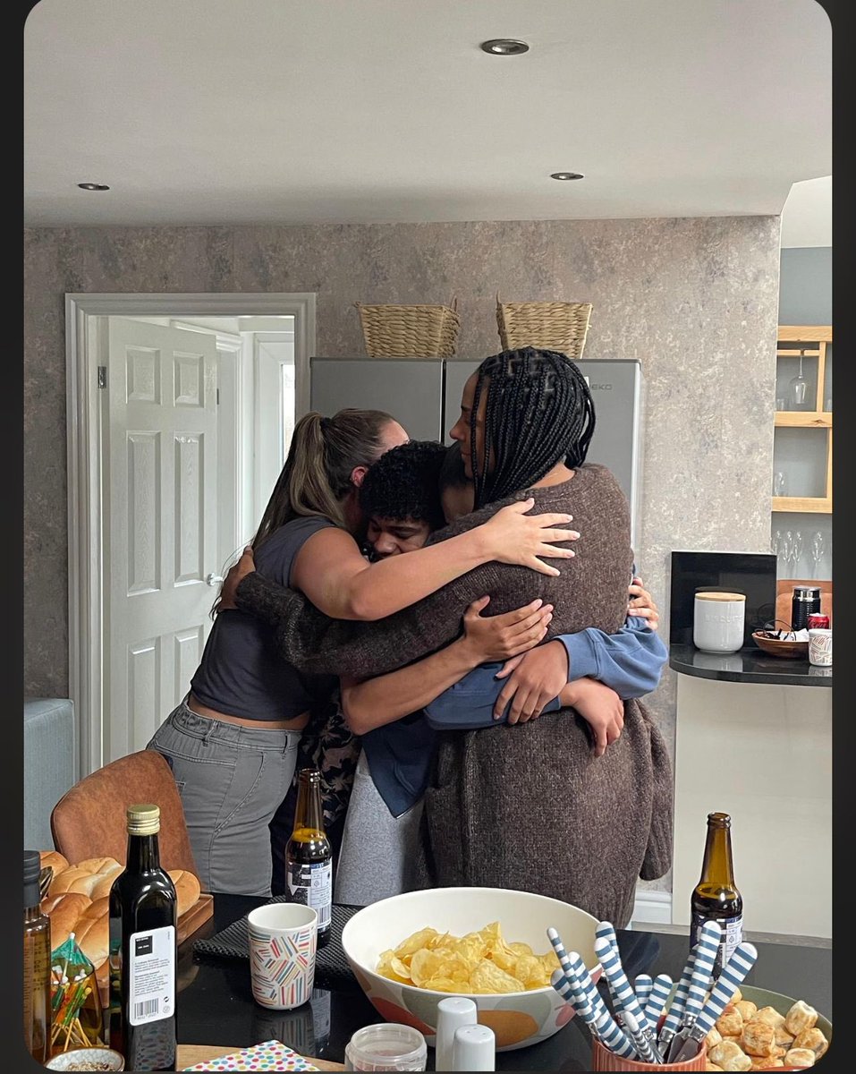 TDavidcarpenter's tweet image. SO READY FOR THE #thebay5 tonight! @ITVX @itvstudios #ITV1 it’s gonna be epic 🔥 🚨 🌊 less goooo🙌9PM!