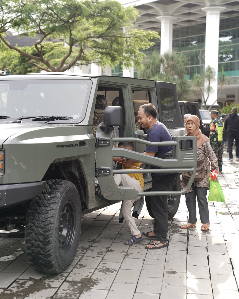 Corbuzier tweet media