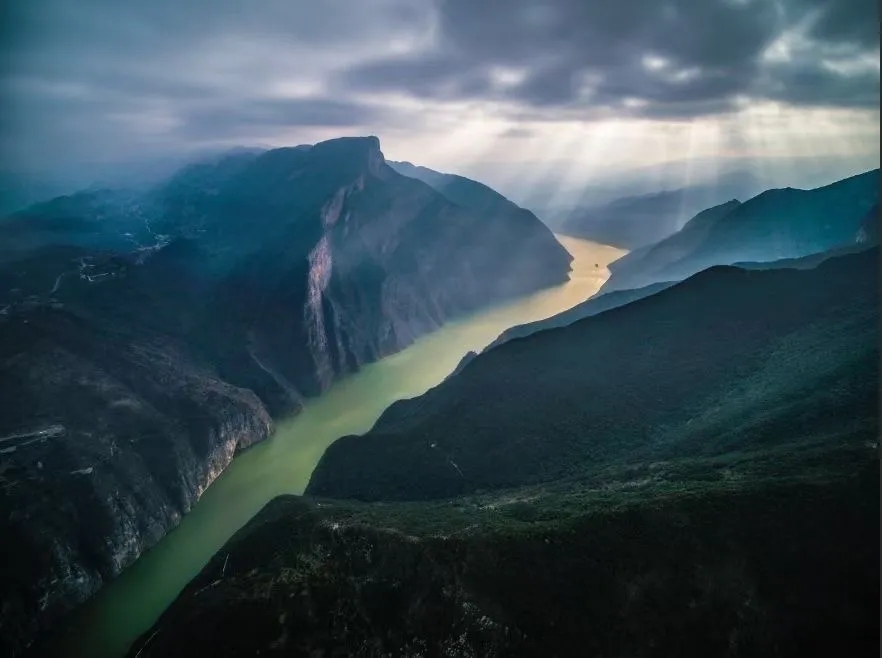 CenturyCruises's tweet image. Stop and soak in the mesmerizing magic! ✨💫✨ Explore the extraordinary beauty of Yangtze with Century Cruises! 🌏🌊🏞️ bit.ly/49D1Fmr

#MemoriesForever #YangzteRiver #ChinaTravel #CruiseLife #GrandCenturyCruises 🌐