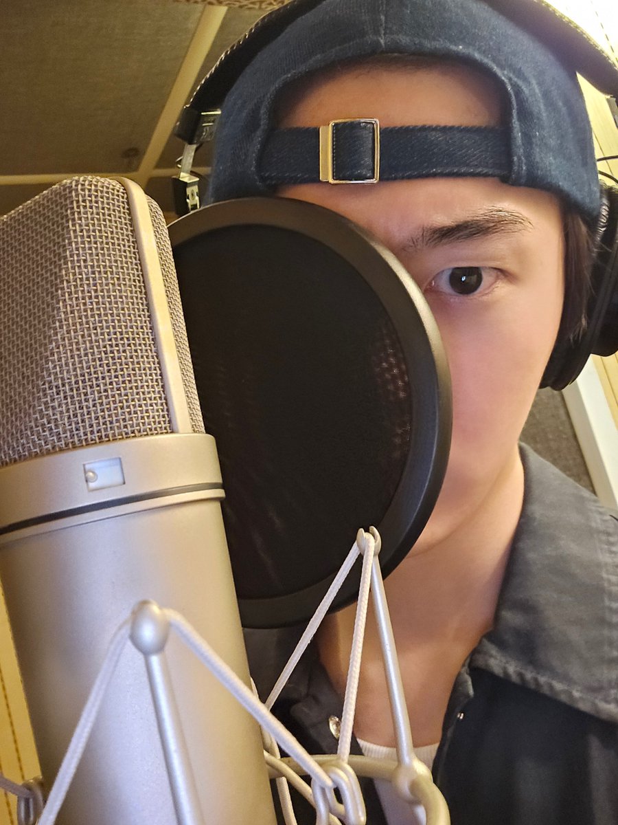 로하 밖에 너무너무너무 춥고 내일은 비도 더 많이 내린대요
옷 단단히 껴입고 감기 조심해요~~ 그래야 사나잇 때 재밌게 놀 수 있으니까😬