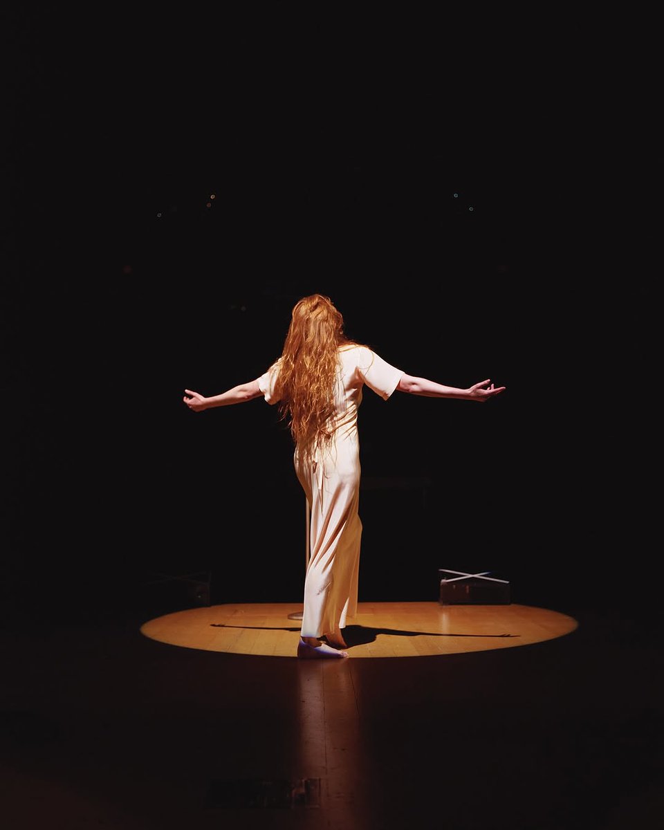 welcharchive's tweet photo. florence welch photographed by vincent haycock, 2018. https://t.co/Y486e07Qys