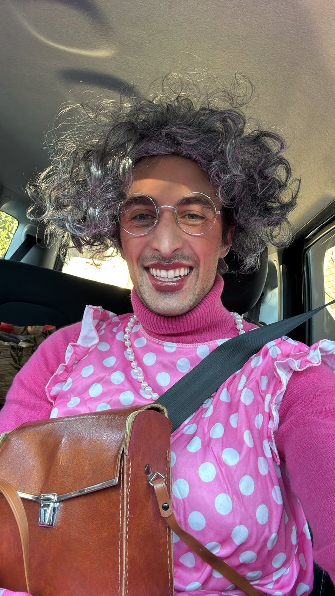 Uscendo con la mia badante buonpomeriggio!!!!