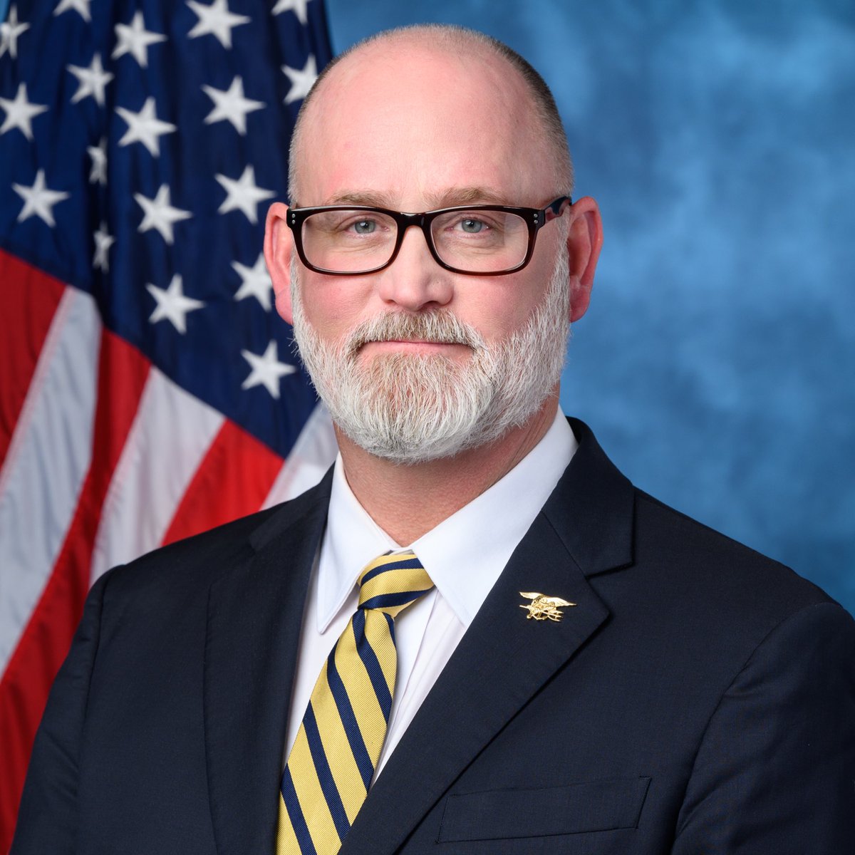 This is GOP Congressman Derrick Van Orden. He just threatened retaliation against a Veterans Affairs employee for messaging him about Elon Musk’s cuts to critical federal government services like the VA.

RETWEET if you think Van Orden is a disgrace!