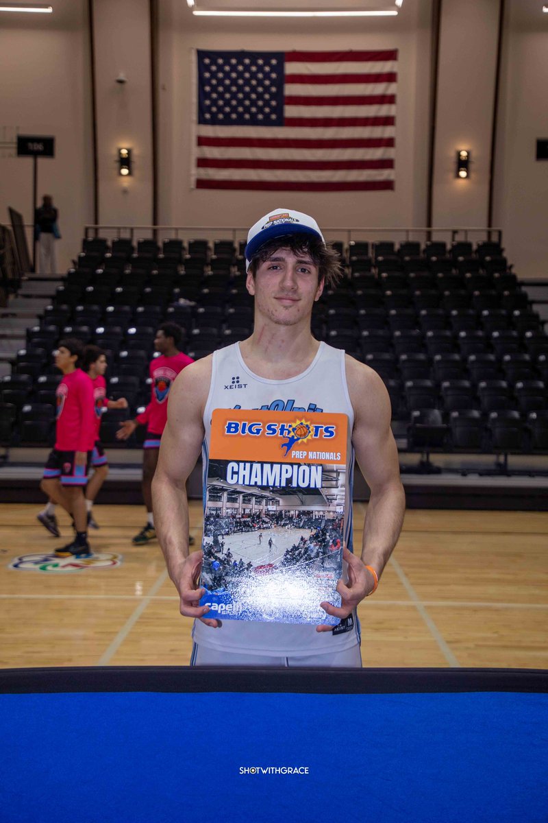 BIG SH🏀TS tweet media