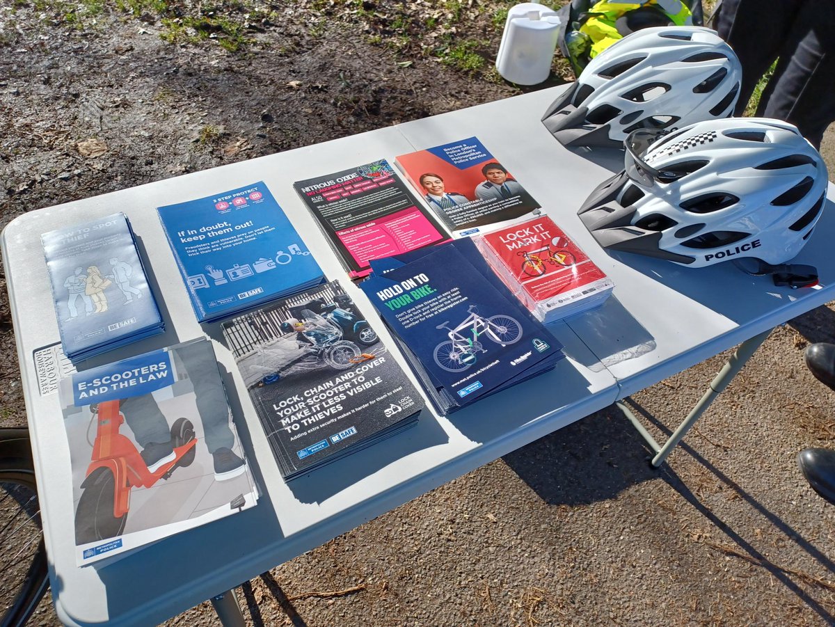 Ealing Common Police (@mpsealingcommon) on Twitter photo Thank you to our residents who attended our Bike Marking Event today registering their cycle with <a href="/bikeregister/">BikeRegister</a>. A keen cyclist <a href="/CHerschLibDem/">Connie Hersch</a> was also here and registered her bicycle too. #mylocalmet #neighbourhoodpolicing #CommunityEngagement 😀🚴♂️ Thank you to our residents who attended our Bike Marking Event today registering their cycle with <a href="/bikeregister/">BikeRegister</a>. A keen cyclist <a href="/CHerschLibDem/">Connie Hersch</a> was also here and registered her bicycle too. #mylocalmet #neighbourhoodpolicing #CommunityEngagement 😀🚴♂️