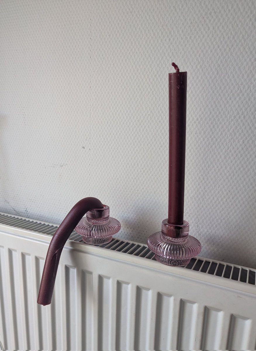 cyberdechet's tweet image. mettez pas vos bougies sur le radiateur