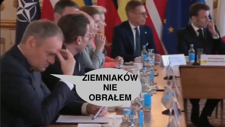 GlC6ZZLW8AAmbDy?format=jpg&name=900x900