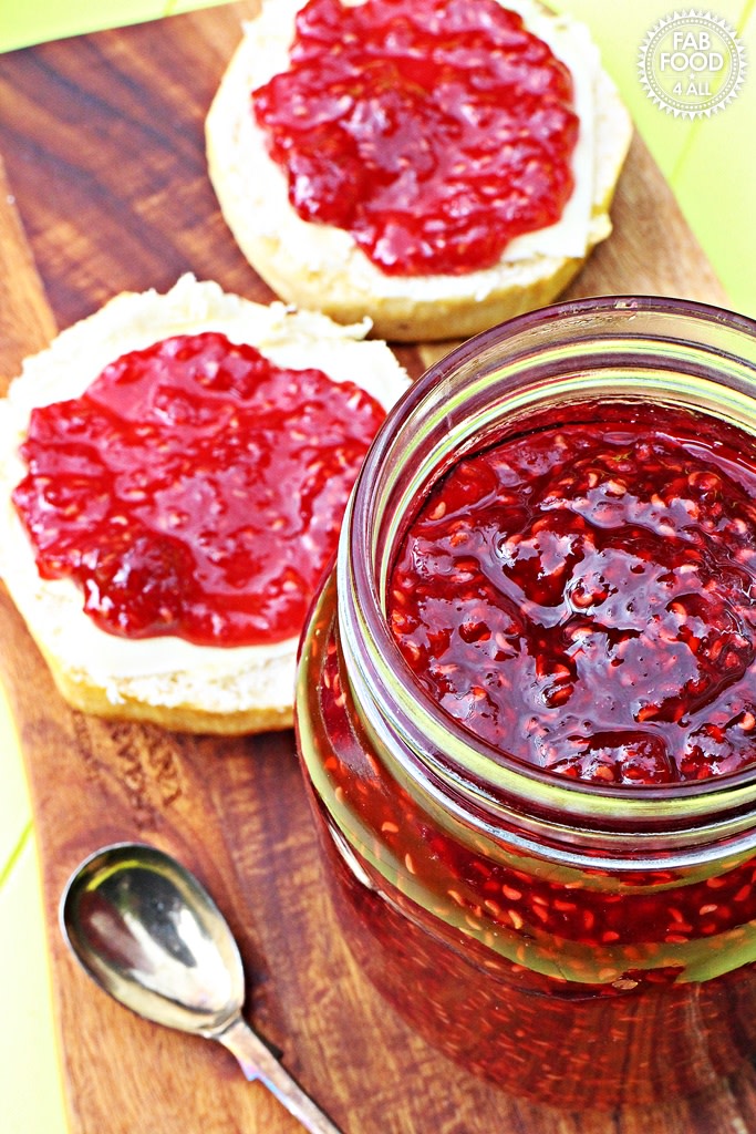 FabFood4All's tweet photo. Check out this delicious recipe for Quick & Easy Raspberry Jam without using pectin! Perfect for your next teatime treat. https://t.co/MzEOIv4GKq #RaspberryJam #NoPectin #JamRecipe https://t.co/5u5yeWd1hb