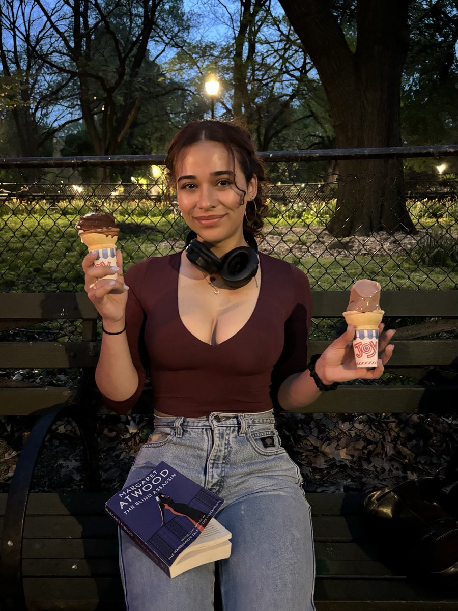 hot girls love soft serve