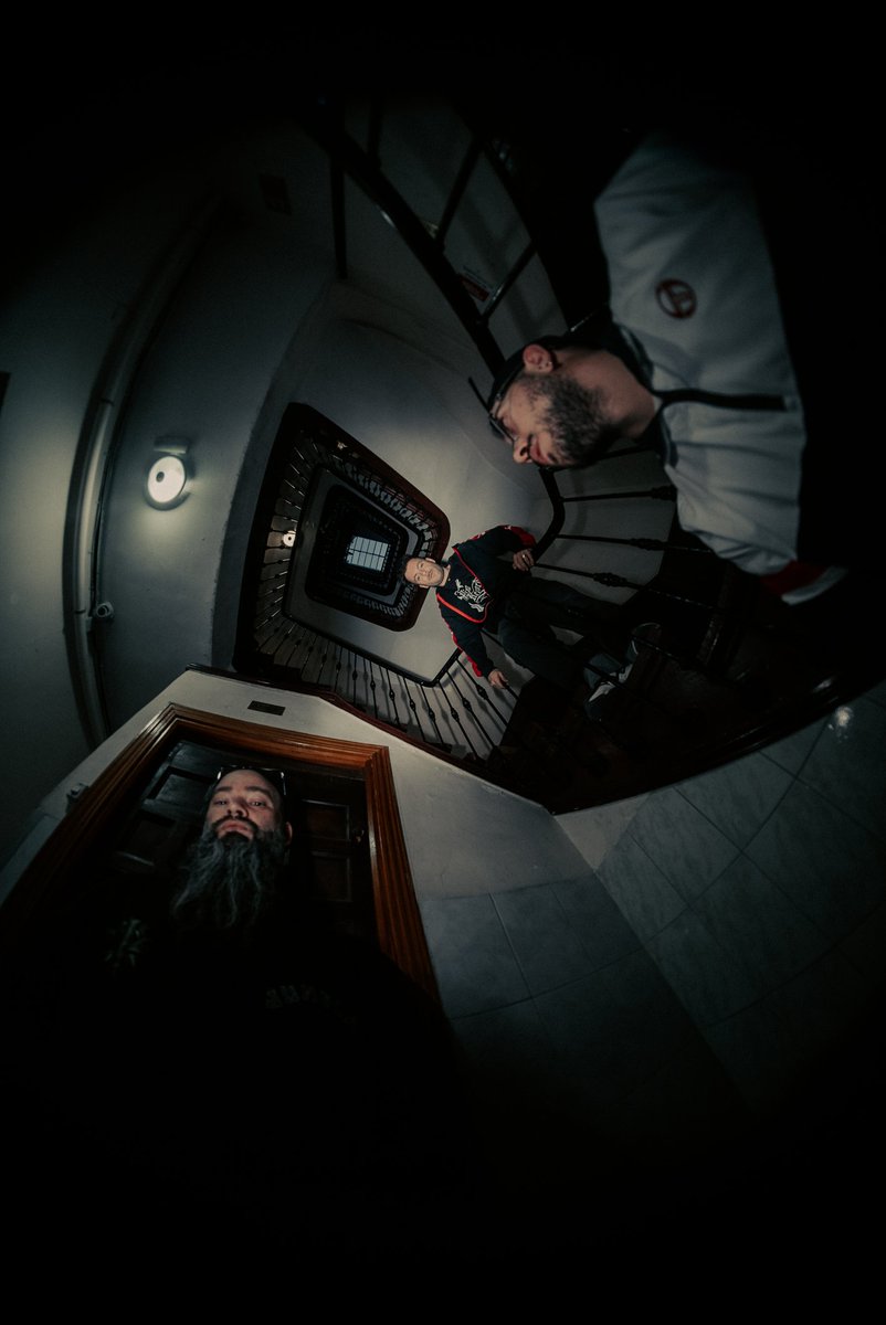 Madrid no hay palabras para lo que pasó el viernes, fue una noche increíble💎

Mil gracias a nuestros colegas que vinieron a rapear con nosotros <a href="/saskespacehammu/">SASKE</a> <a href="/UMMOWOW/">UMMO</a> <a href="/t0yemi/">Toyemi</a>

A nuestro equipo <a href="/HideTyson/">HIDE TYSON</a> <a href="/TrozosG/">Trozos de groove</a> Virgi y Dani