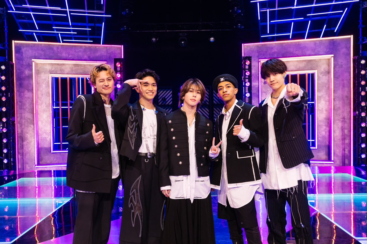 Aぇ! group tweet media