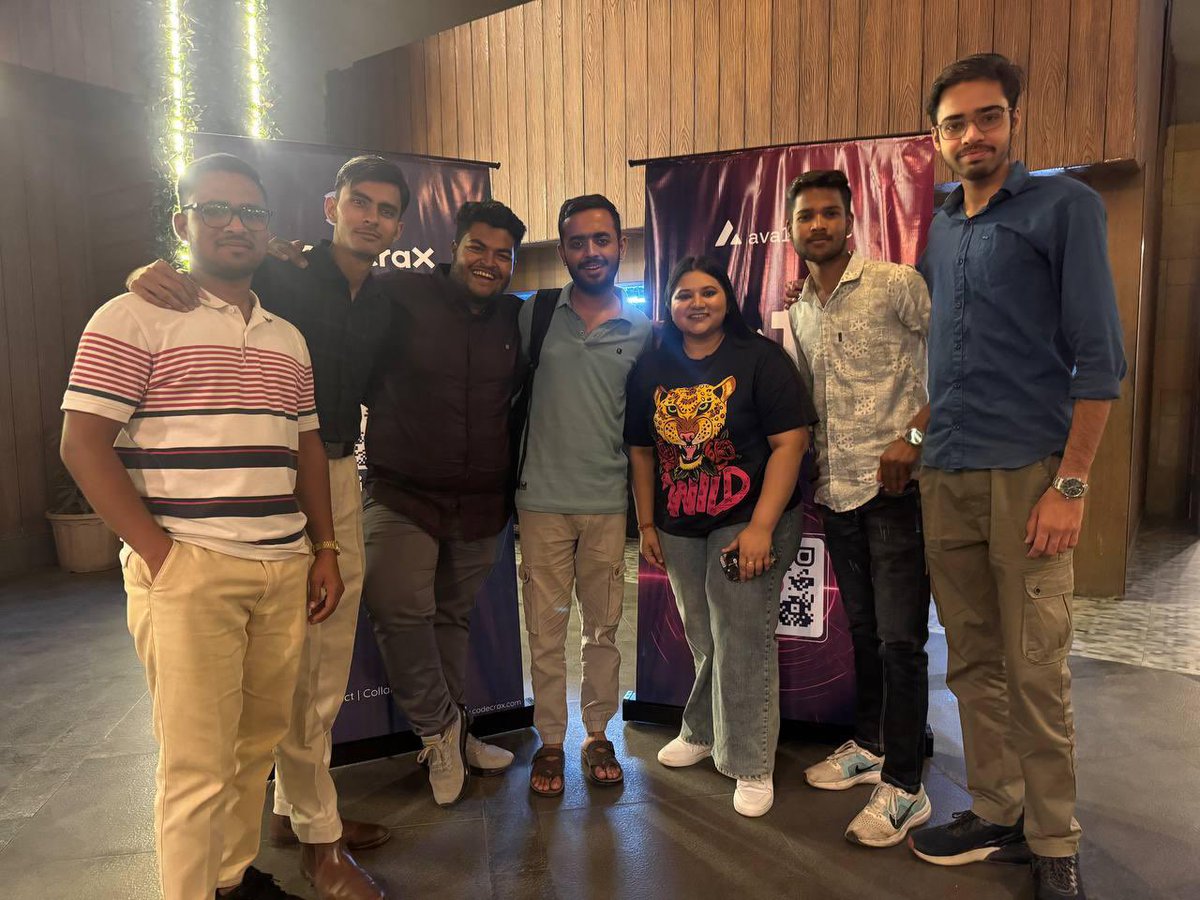 AapsiK's tweet image. This was truly magical! ✨✨✨

Never in my wildest dreams did I imagine giving a dev talk at a web3 in my hometown, Jabalpur. 
The experience was beyond words—deeply inspiring and incredibly special. The turnout was phenomenal, and I’m immensely grateful to everyone who made…