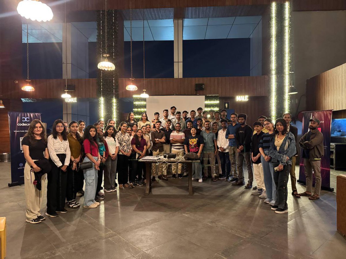 AapsiK's tweet image. This was truly magical! ✨✨✨

Never in my wildest dreams did I imagine giving a dev talk at a web3 in my hometown, Jabalpur. 
The experience was beyond words—deeply inspiring and incredibly special. The turnout was phenomenal, and I’m immensely grateful to everyone who made…