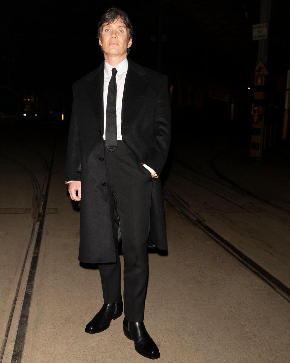 Versace's tweet photo. Cillian Murphy at the Fall-Winter 2025 fashion show

#VersaceFW25 
#Versace https://t.co/qFM7lLwxAp