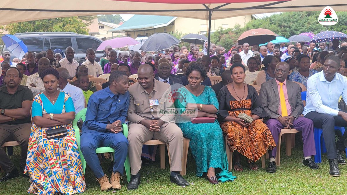 Gamba Mpurire (@radiowestug) on Twitter photo Ekiriho Hati;
Omukoro gw'okurundana sente z'ekibiina kya Archdiocese of Mbarara Development Foundation (AMDEF) z’okutunguura akiidayosisi ya Mbarara.
Omukoro ogu guri ahakereziya eya Bubangizi parish, Mitooma omu Deanery ya Bubangizi.
#WestUpdates
📸: <a href="/fattieFattie8/">@fattieFattie</a>
1/2 Ekiriho Hati;
Omukoro gw'okurundana sente z'ekibiina kya Archdiocese of Mbarara Development Foundation (AMDEF) z’okutunguura akiidayosisi ya Mbarara.
Omukoro ogu guri ahakereziya eya Bubangizi parish, Mitooma omu Deanery ya Bubangizi.
#WestUpdates
📸: <a href="/fattieFattie8/">@fattieFattie</a>
1/2