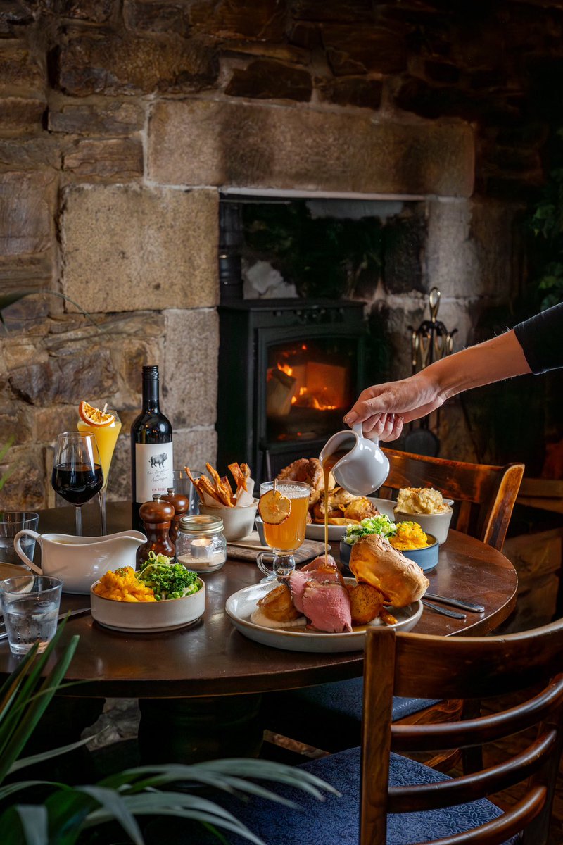 Sunday roast is go!

Fancy a table? Call 01872 553335.

#cornwall #sundayroast #stagnes #supportyourlocal 

thepetervilleinn.co.uk