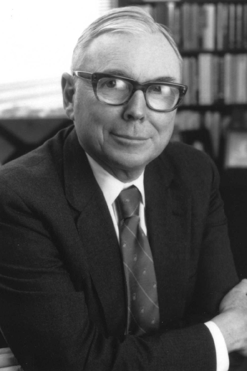 20 Zitate von Charlie Munger (1924 - 2023)

(1) „Die große Kunst im Leben besteht darin, zu wissen, was man ignorieren sollte.“
(2) „Man wird nicht reich, indem man Dinge kauft, die im Wert sinken.“
(3) „Wenn du nicht bereit bist, mit Gleichmut auf einen Marktrückgang von 50 %