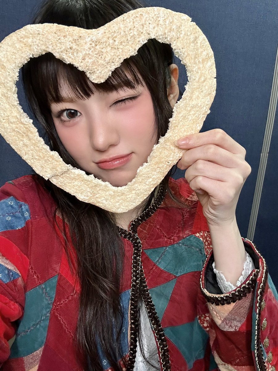 KiiiKiii_talk's tweet image. 키키 수이입니당!!
저희 첫 데뷔 음악방송 1주차는 어떠셨나요? 
저는 한 주 동안 팬분들과 만날 수 있어서 너무 행복했고 잊지 못 할 기억이 될 것 같아요 ㅠㅠ 
키키 응원해 주셔서 감사합니당 사랑해요💗💗💗

#KiiiKiii #키키 #SUI #수이