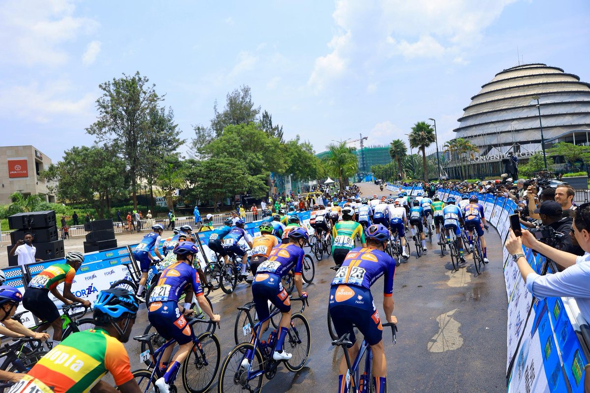 The grand finale of #TdRwanda2025 is here! 🚴‍♂️ Cyclists are giving it their all in the final stage and there’s no better place to crown the champion than in #KigaliYacu!

Today's route:
🏁 KCC - Gishushu - Chez Ndengeye - Golf - SOS - Minagri - Ninzi - KABC - RIB HQ - Medhill -