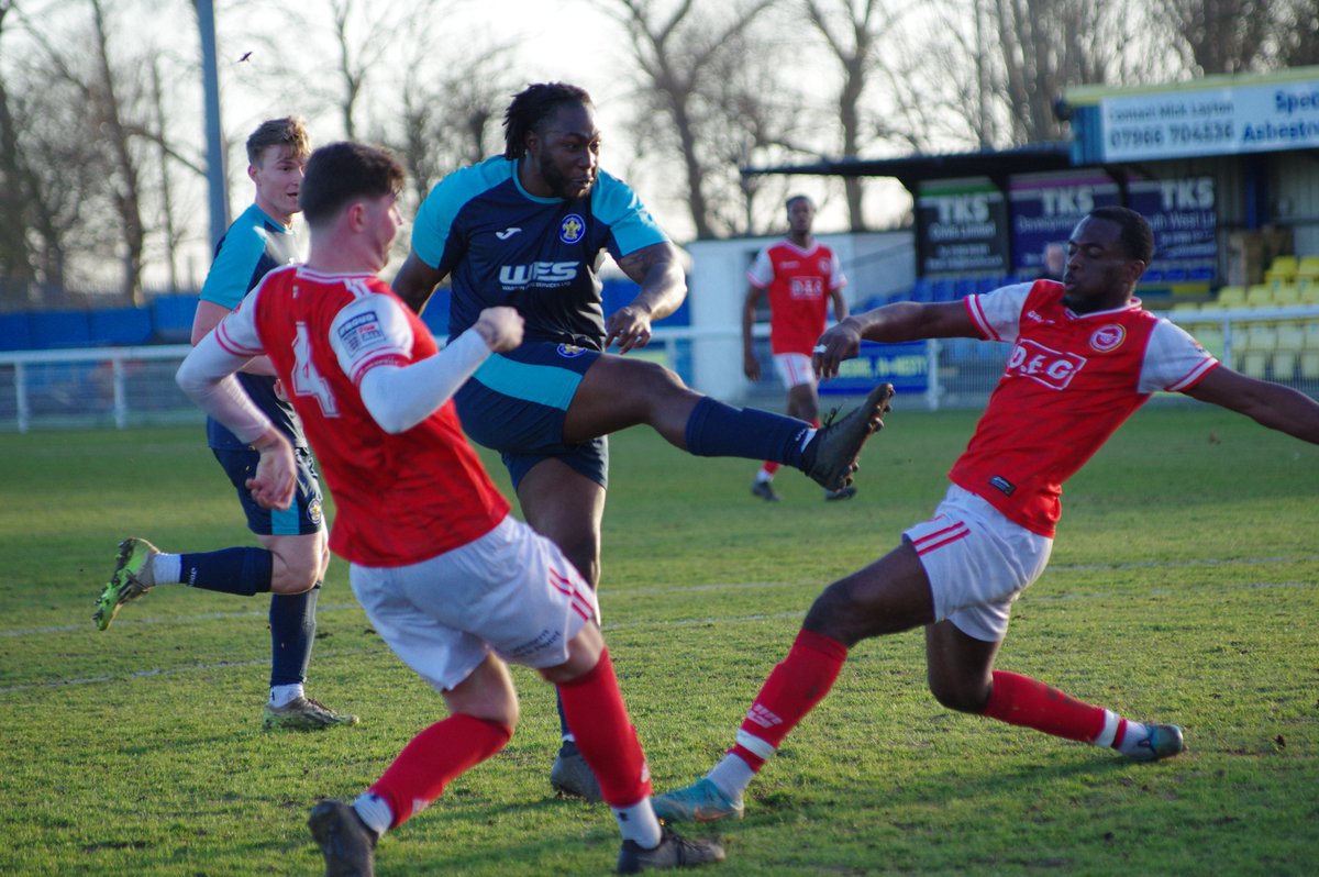 RayleighFootie's tweet image. Boom💥 some photos📸 as Rayleigh Town romp to a 6-0 win against fellow playoff contenders Cannons Wood a superb team performance all over the pitch🫡👏👏 Standard now set bring on Dunmow👊
@RayleighTownFC1 @NonLeagueCrowd @NonLeagueUK_