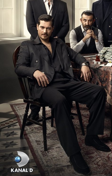 #new #noticias🇹🇷
 Póster oficial de la serie "El sueño de Ashraf" #EşrefRüya 
#cagatayulusoy
  #KanalD
#DemetÖzdemir