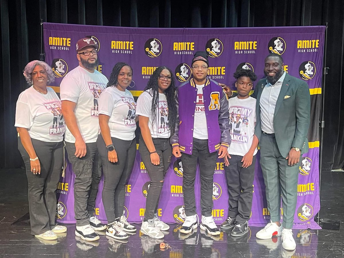 iamedvante's tweet image. My nephew is college bound