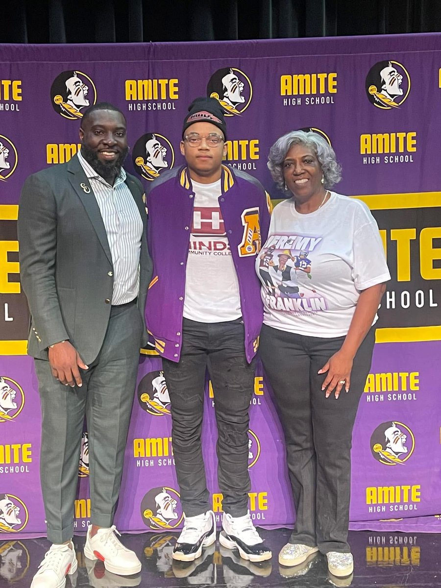 iamedvante's tweet image. My nephew is college bound