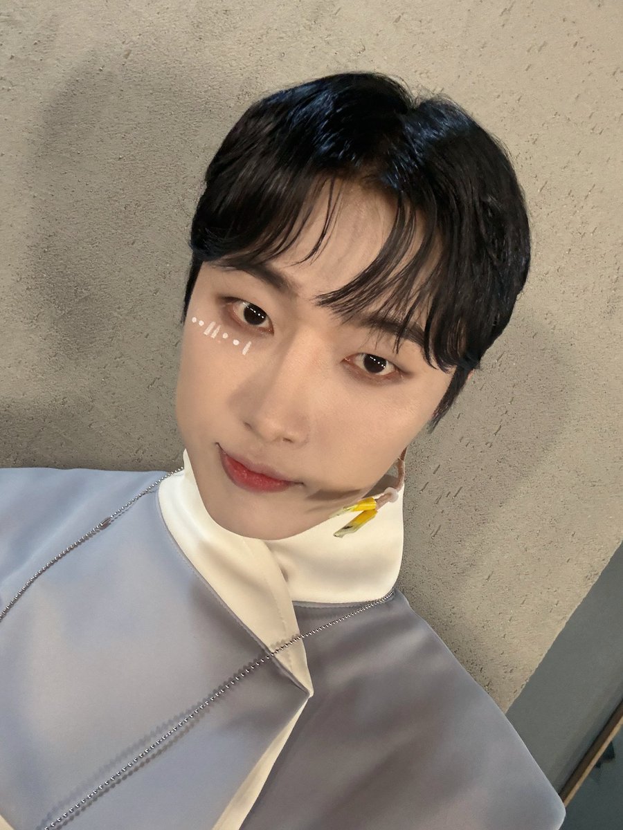 OmegaX_members's tweet photo. [#OX]

오늘도 완료🤟
고마워 포애기🫶

#OMEGA_X #오메가엑스
#재한 #JAEHAN https://t.co/EmyKAnQcZC