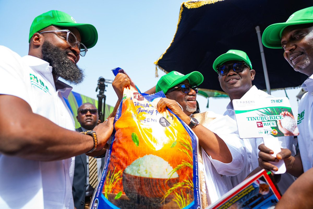 KSHalilu's tweet image. President @OfficialABAT’s #RenewedHope manifesto promised to transform agriculture with modern irrigation technology for year-round food production.

Today, that promise becomes reality with the launch of Irrigate Nigeria in Gamawa, Bauchi—powered by RHIDF and implemented by…