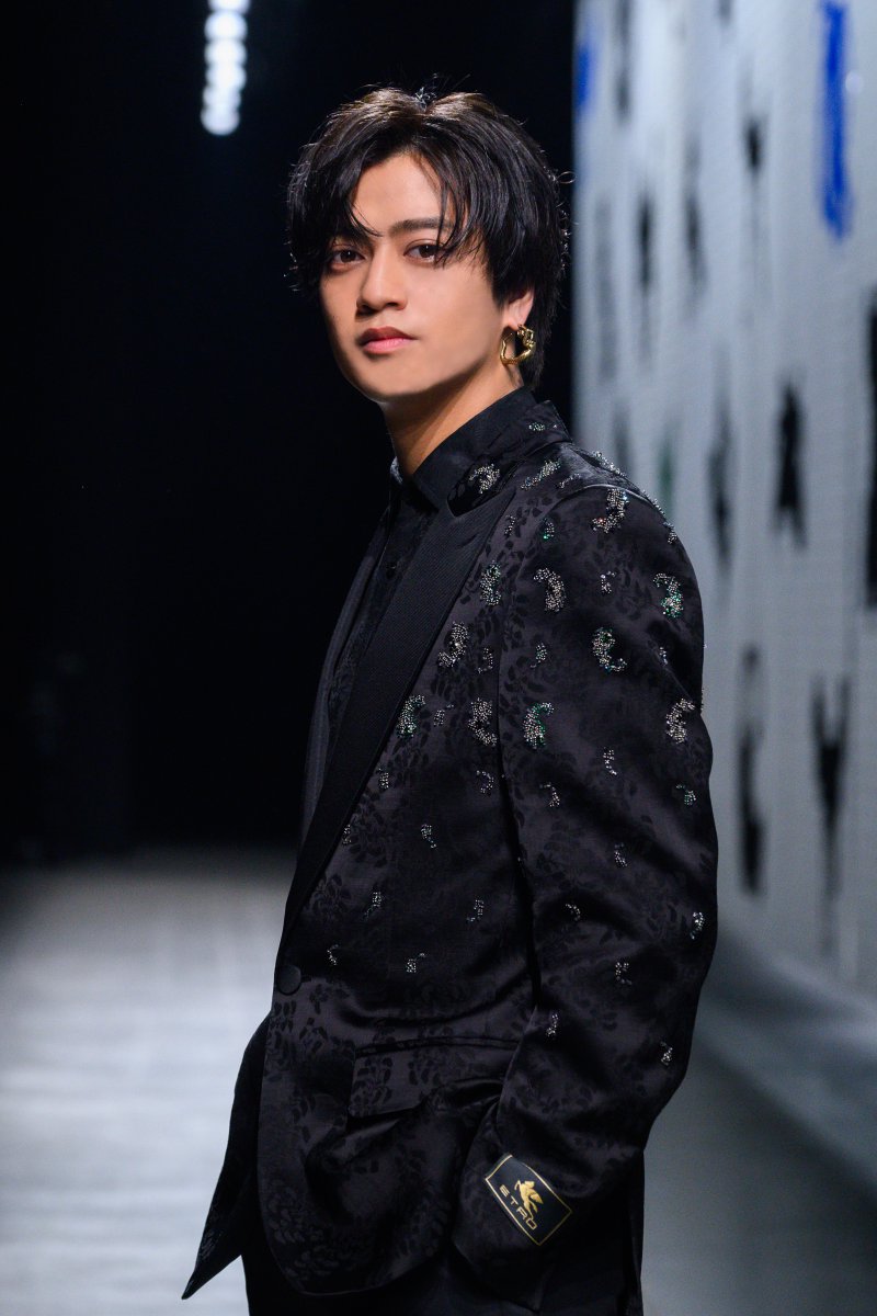 Kaito Takahashi at #EtroMagma FW25 show.

#Etro #EtroMagma #KaitoTakahashi #髙橋海人