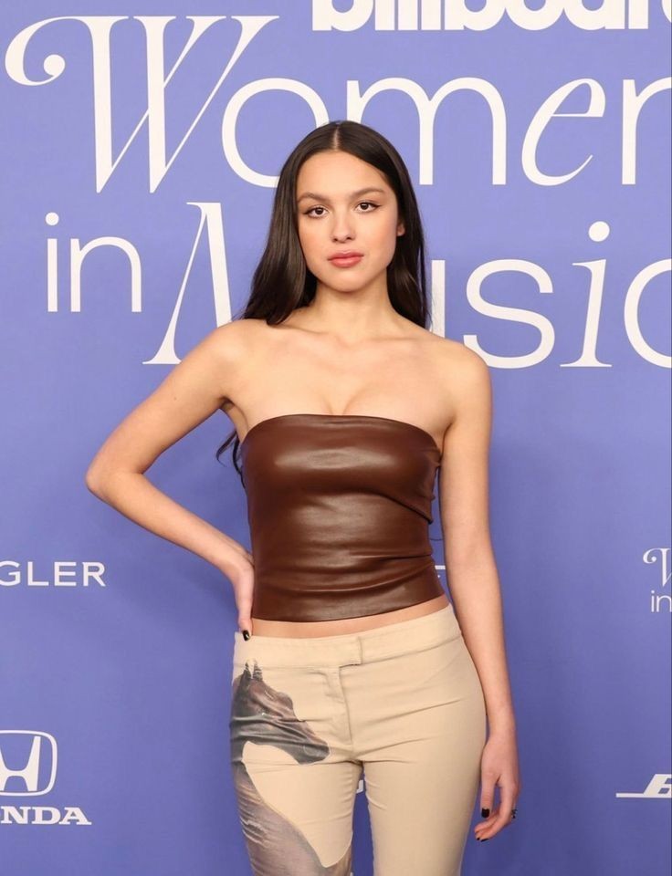 throwbackolivia's tweet image. Olivia Rodrigo at the Billboard Women in Music Awards 2 years ago today. (March 02, 2023)