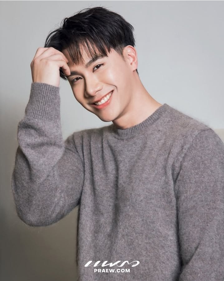 MaliFlor21's tweet photo. Mew: "... resulta que mi momento favorito de todos los días es que antes de dormir, miramos clips y reímos juntos. Es una historia sencilla...pero feliz"
@MSuppasit @octotul
#MewSuppasit #Tul_Pakorn
#PraewXMewTul #Praewmag
#MewTul
© IG: preawmag https://t.co/4v7m9Vic8D