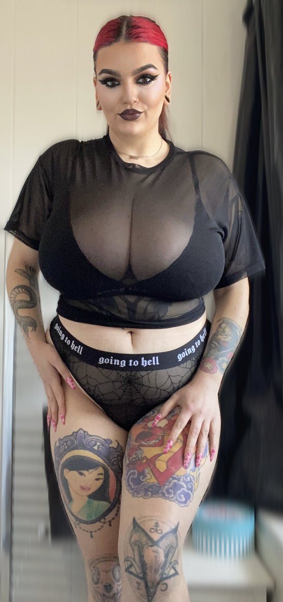 ZoWatch's tweet image. Day 35. Retweet this if you would date me 🤷🏻‍♀️