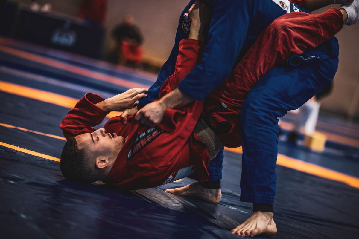 Escribe tu final 💯

¡Gracias por tantos y tan buenos combates a los 1️⃣3️⃣0️⃣0️⃣ que habéis reventado todos los pronósticos estos días! 💥

#CEGrappling25 | #LuchaESP 🇪🇸