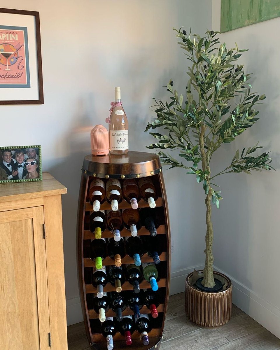 ClickStyleHome's tweet image. Year-round Mediterranean charm to your home with our faux olive trees! No watering or pruning—just lush green leaves &amp;amp; realistic black olives . Our customer gifted this 150cm faux olive tree to his daughter—she loves it #ArtificialOliveTree clickstyle.co.uk/collections/ar…