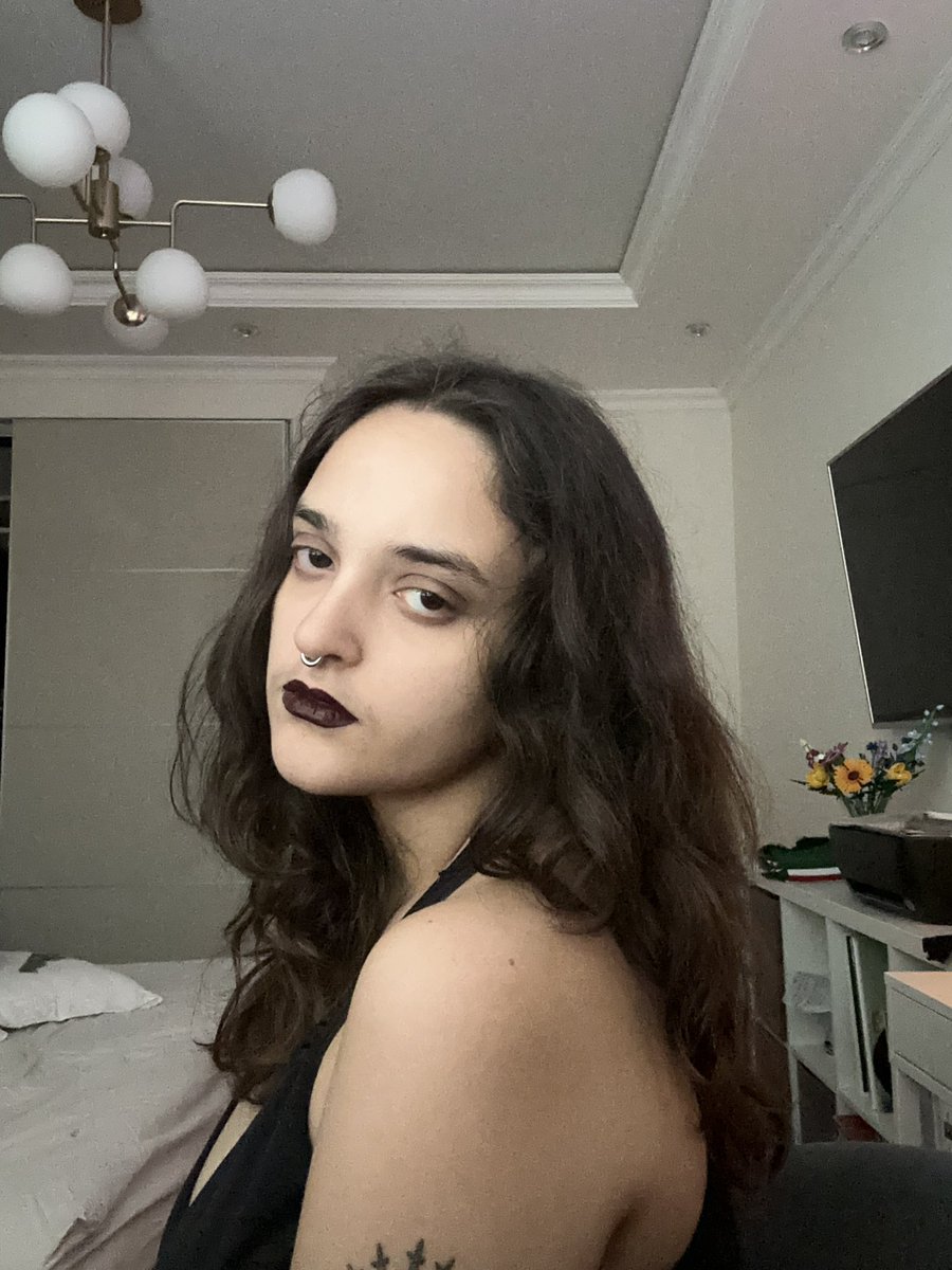 polina, back off 🦇 tweet media