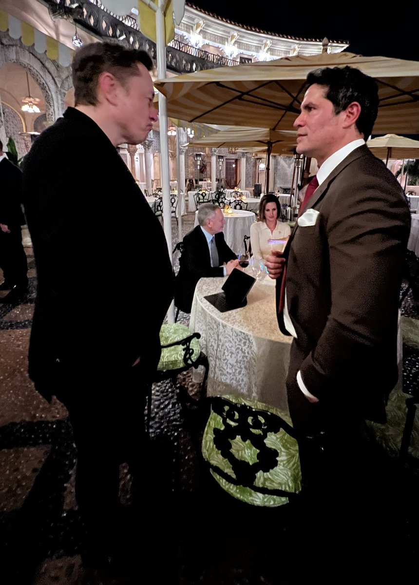AndoniaPR's tweet image. Intriguing
Actor/Producer Eduardo Verástegui (Sound Of Freedom) chatting up @elonmusk at Mar-a-Lago last night:

"Winds of freedom. More details later." 

Is this about the Mexican #cartels? New movie project? Run for #Mexico prez? Or: All of the above