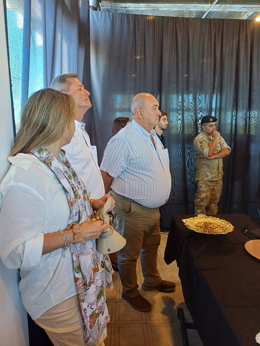 Participaron el Sr Intendente Municipal <a href="/fsusbielles/">Federico Susbielles</a> presidente de la <a href="/CCISBB/">CCIS Bahía Blanca</a> Jorge Bonacorsi, Presidentes de <a href="/FADEEAC/">FADEEAC</a> <a href="/CristianBSanz/">Cristian Sanz</a> y presidente de <a href="/FPTArgentina/">Fundación Profesional para el Transporte- FPT</a> Ing. Rupell Sergio entre otras figuras destacadas junto a empresarios y funcionarios provinciales.