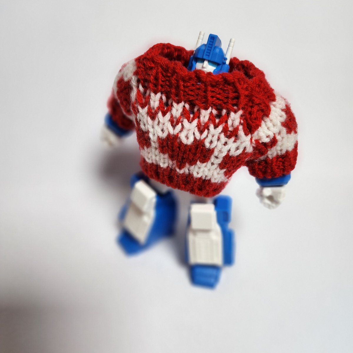 기분이 좋아서 울매한테 옷을 입힘
울매: ......