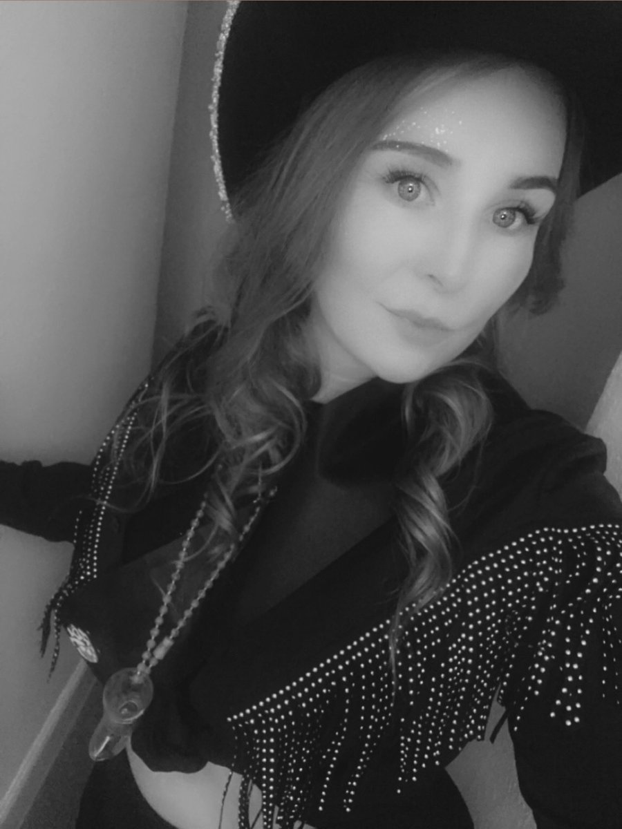 Miss Dyche tweet media