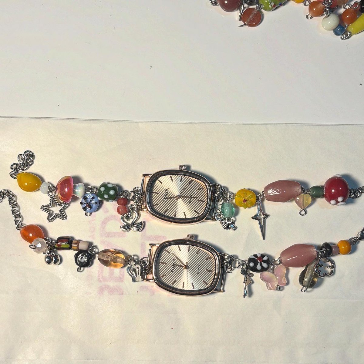 wenderfoel's tweet photo. aku open po batch 4 watch beads kaya gini ada yang mau ga ya?? start from 85.000 an aja bisa langsung check https://t.co/3eTg16nNvG https://t.co/gR9IFaT8IK