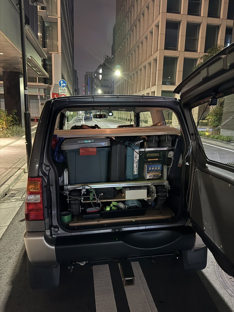 suzukikazuma3's tweet photo. クローラーと工具満載で能登へ!!
パジェロミニに二名乗車で積める!
#CuGo https://t.co/t2M3xBcCug