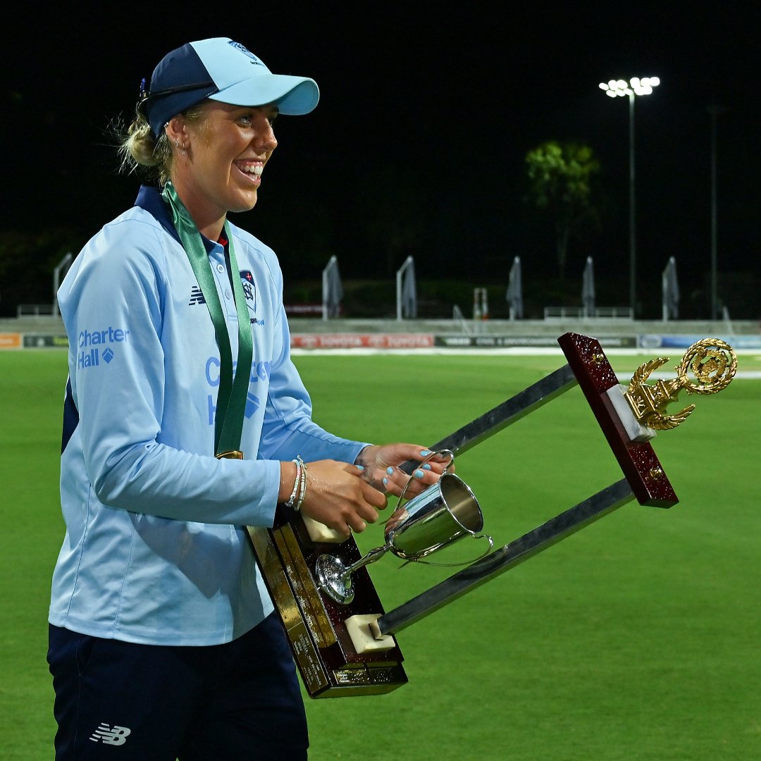 The first silverware of 2025 🏆

Congratulations to @georgiaadams01 for winning a thrilling WNCL final with New South Wales🎉

🎟️ Watch Georgia at @utilitabowl in 2025 👉 loom.ly/9KAiLy0
