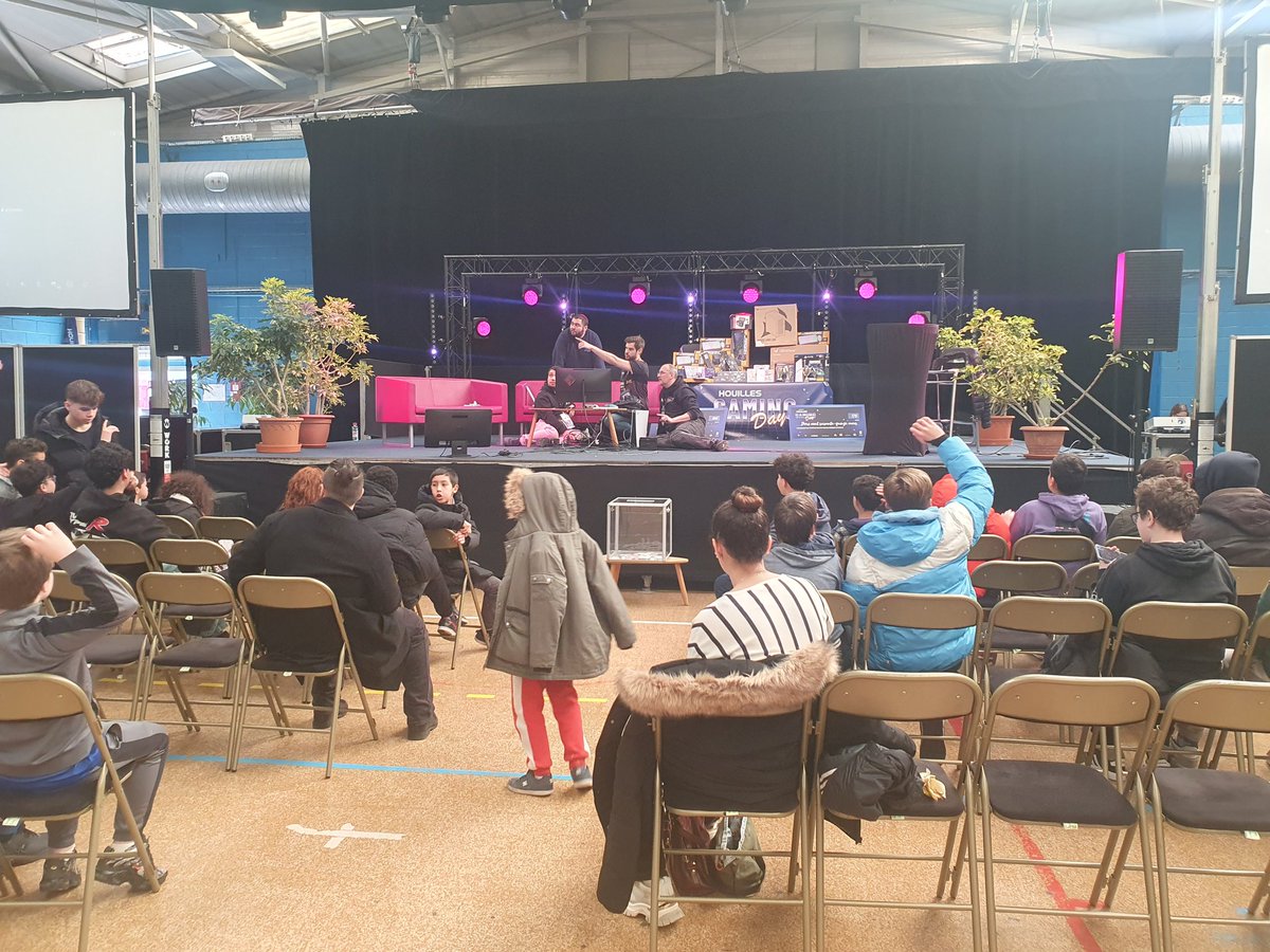 Team LS4B (@teamls4b) on Twitter photo Le Houilles gaming day bat son plein !
<a href="/McflyArcades/">McFly Arcades</a> régale avec les bornes de rétro gaming !
Nous sommes aussi en live pour le tournoi smash, le montage PC et l'animation mainstage de sensibilisation.
twitch.tv/teamls4b 🔴 Le Houilles gaming day bat son plein !
<a href="/McflyArcades/">McFly Arcades</a> régale avec les bornes de rétro gaming !
Nous sommes aussi en live pour le tournoi smash, le montage PC et l'animation mainstage de sensibilisation.
twitch.tv/teamls4b 🔴