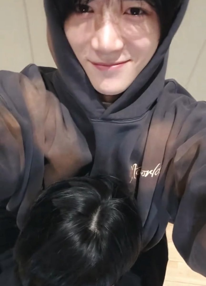 GUYS 😭😭😭😭😭😭😭😭😭😭😭