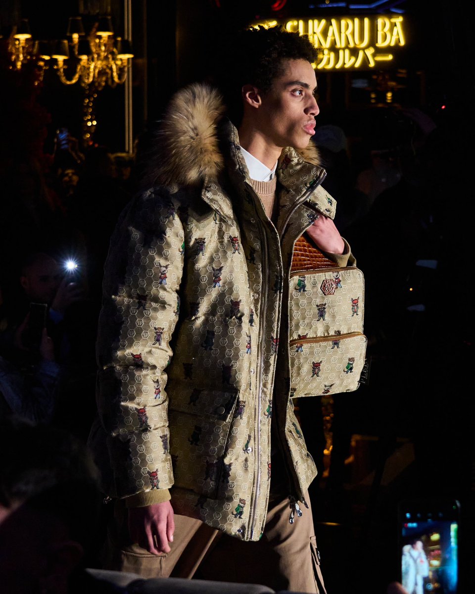 Looks from the #PhilippPlein F/W 25-26 Fashion Show during #MFW 
See the full show on milanofashionweek.cameramoda.it 

Photo credits: Launchmetrics