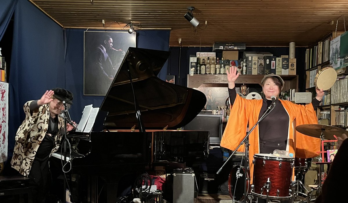 emicokawada's tweet photo. 楽しいLiveをありがとう😆
溢れる笑顔に元気貰いました🎵🎹👍
#ホッサマグナ
#JazzFLASH https://t.co/ZGgMquQ0YK